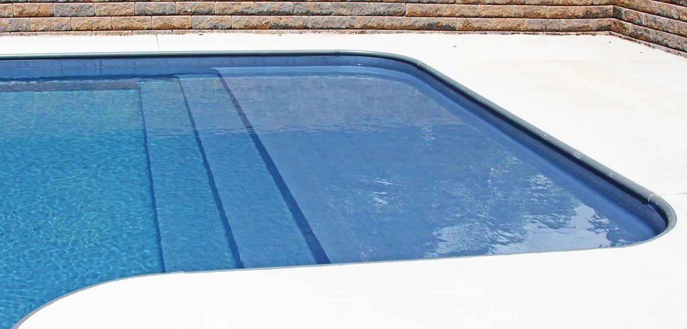 16' Open Pour Swimming pool Tanning Ledge Corner Radius 6 Corner