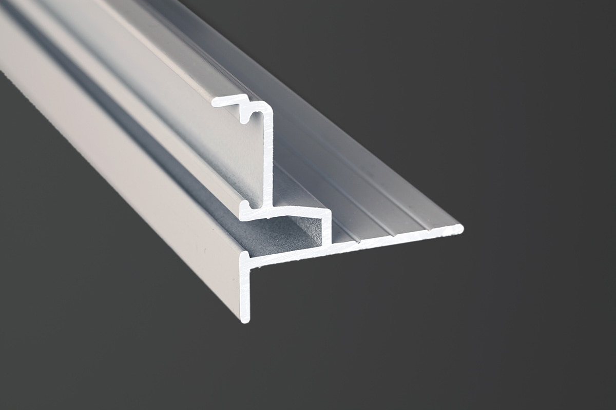 8' STEEL STEP LINER TRACK CARDINAL
